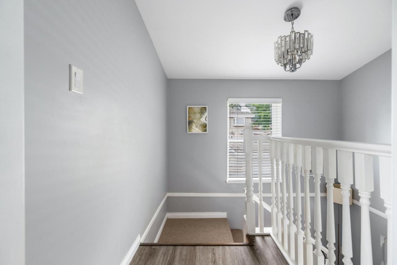 Stylish Dual Bedroom Suite In Van West Vancouver Luaran gambar